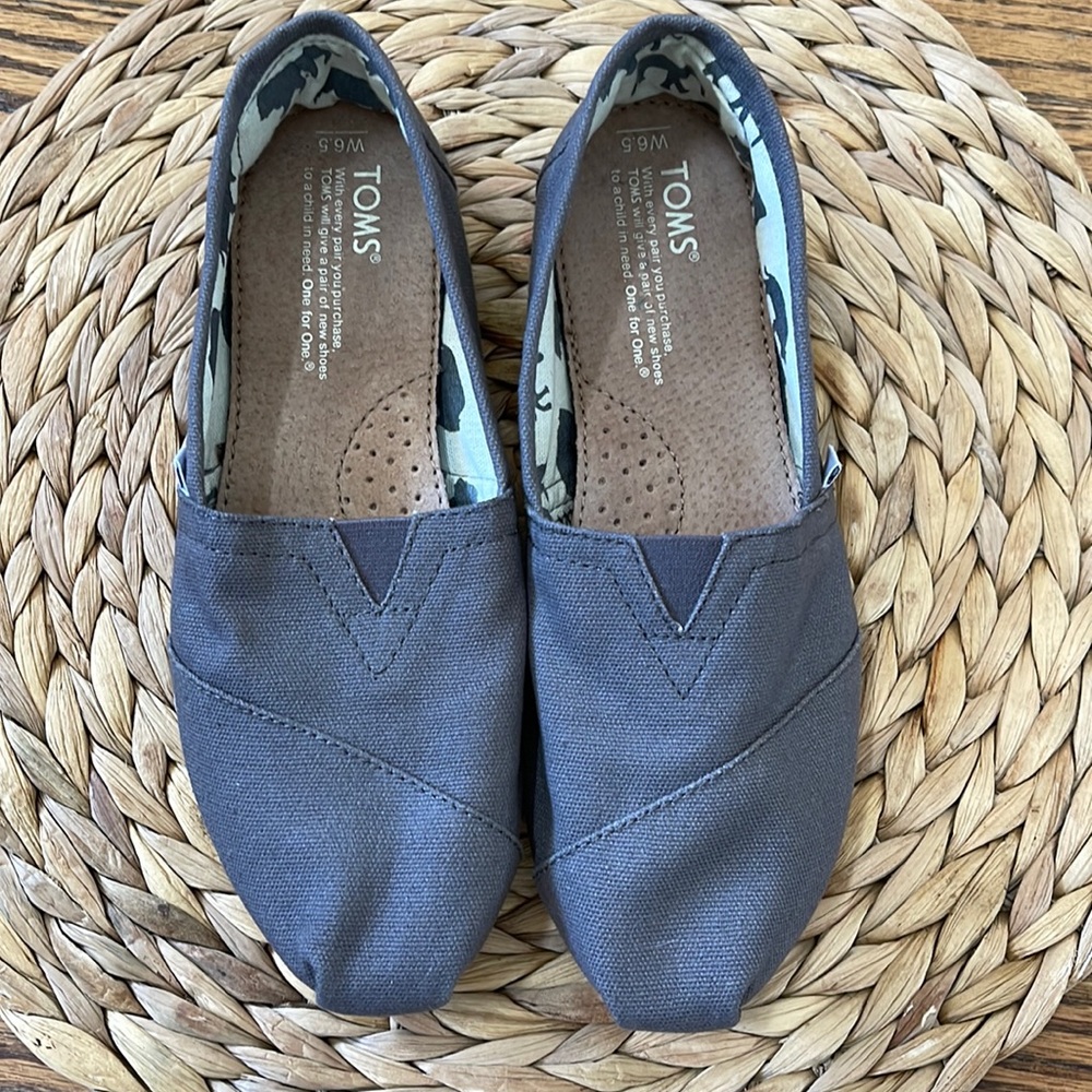 Toms Classic Gray Brand New!